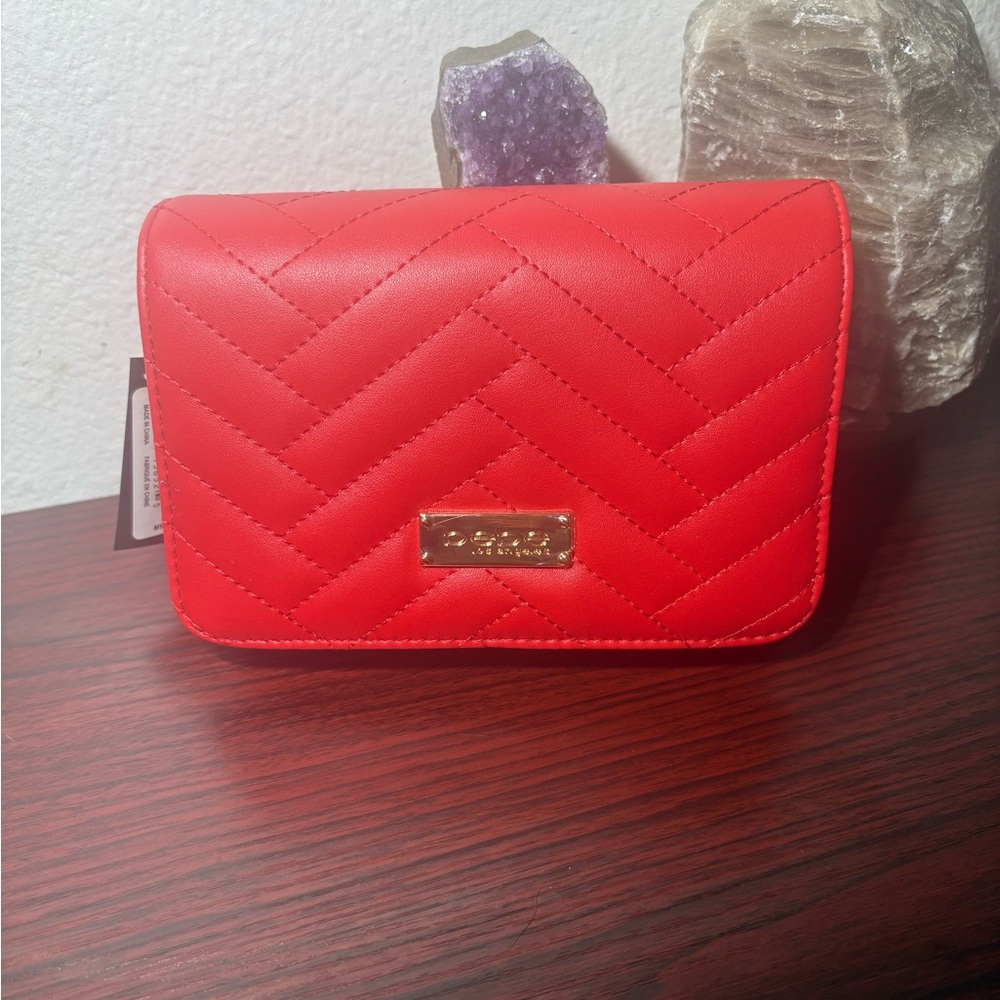 Bebe Sophia Crossbody Small, Quilted Handbag & Chain Strap